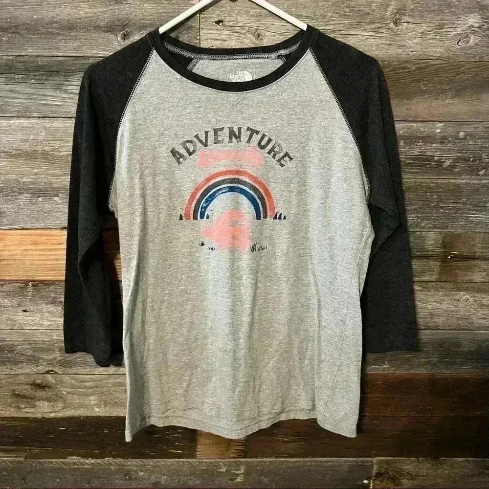 North face Adventure Awaits 3/4 Shirt